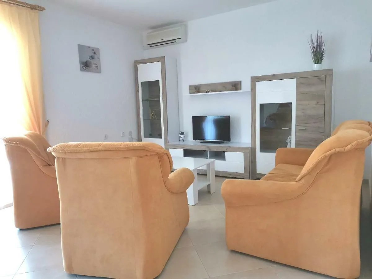 Apartments Regi 메덜린 0*,